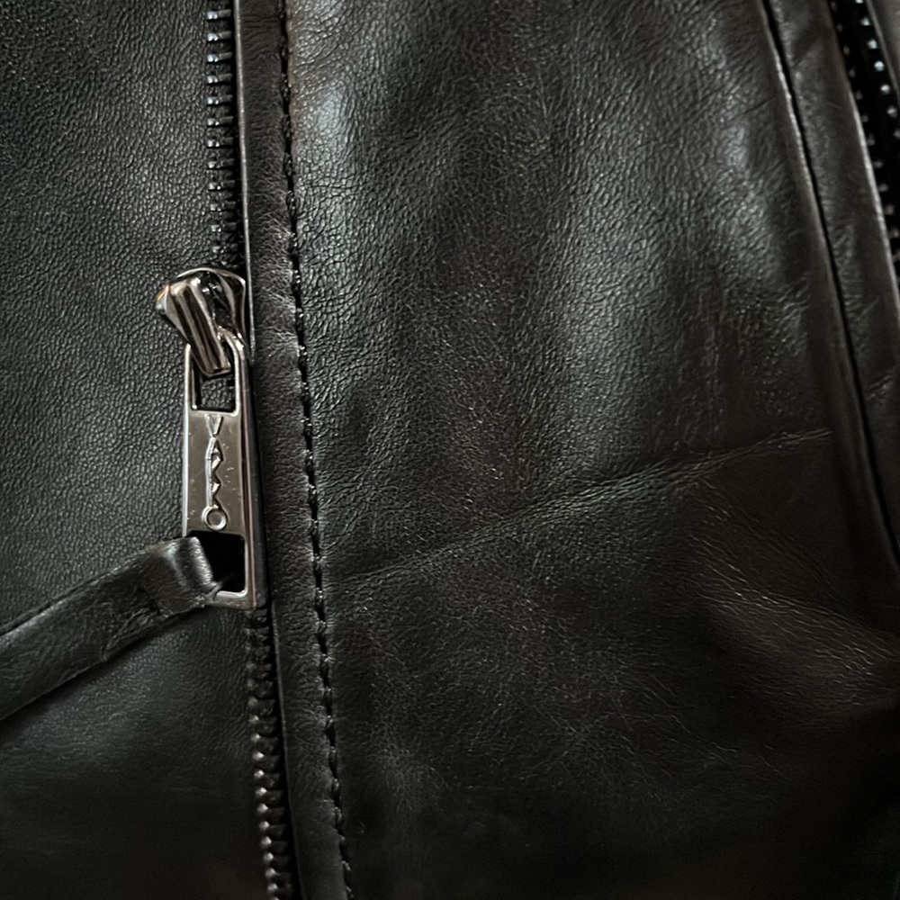 Leather jacket - Picture 3 of 4